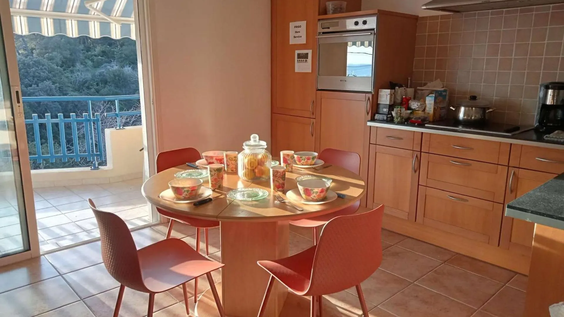 Appartement 3 Pieces Avec Terrasse Proche Plage A Saint-Raphael - Fr-1-226A-201 0*, Saint-Raphaël フランス