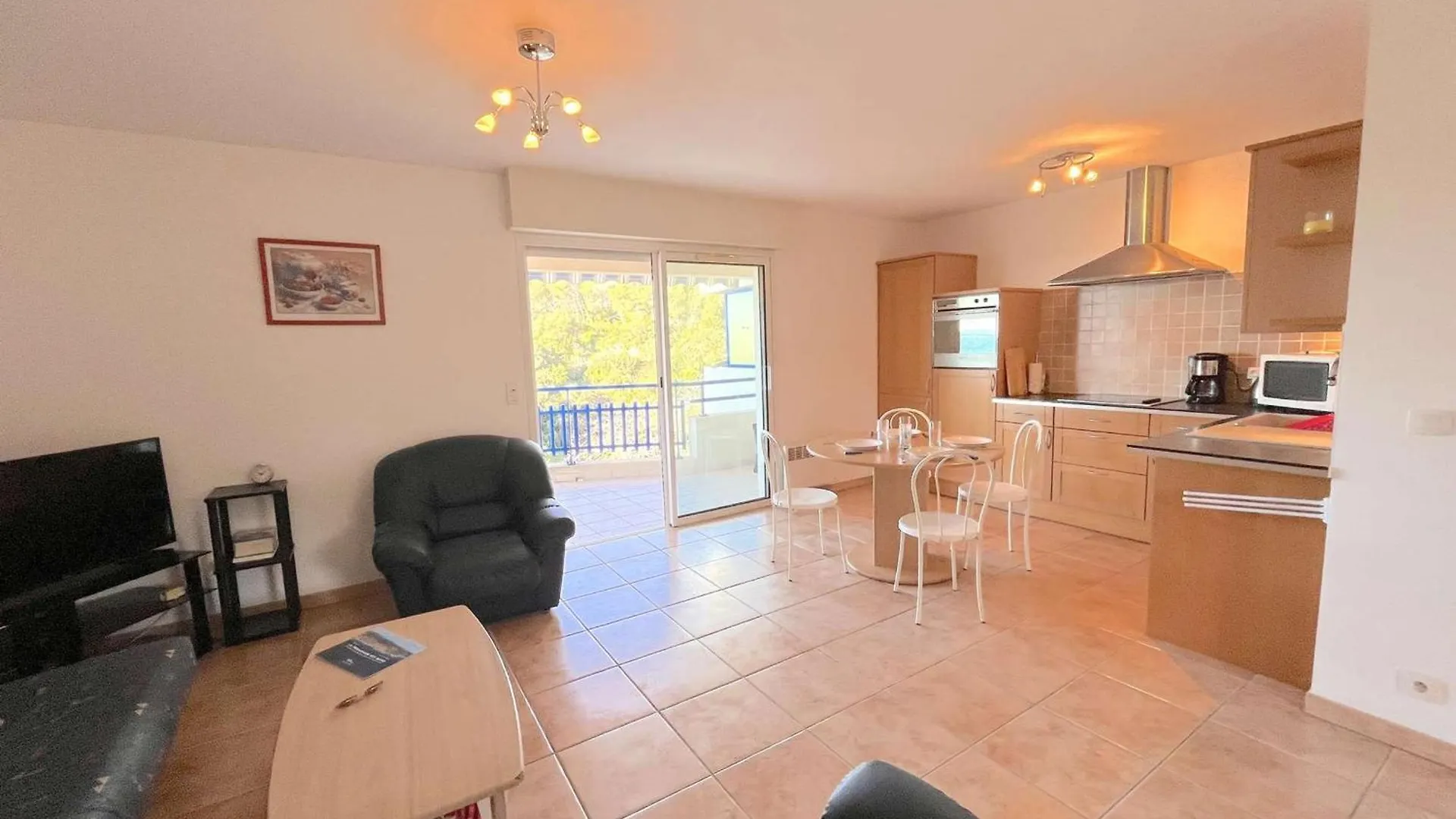 Appartement 3 Pieces Avec Terrasse Proche Plage A Saint-Raphael - Fr-1-226A-201 France
